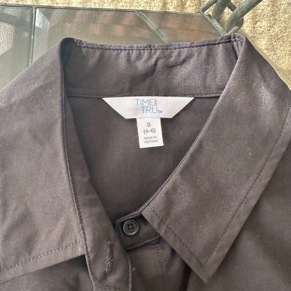 Two Button Down Shirts - Picture 5 of 7